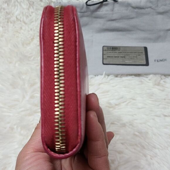 💯 Authentic Fendi zippy wallet 🍀 - Picture 11 of 12